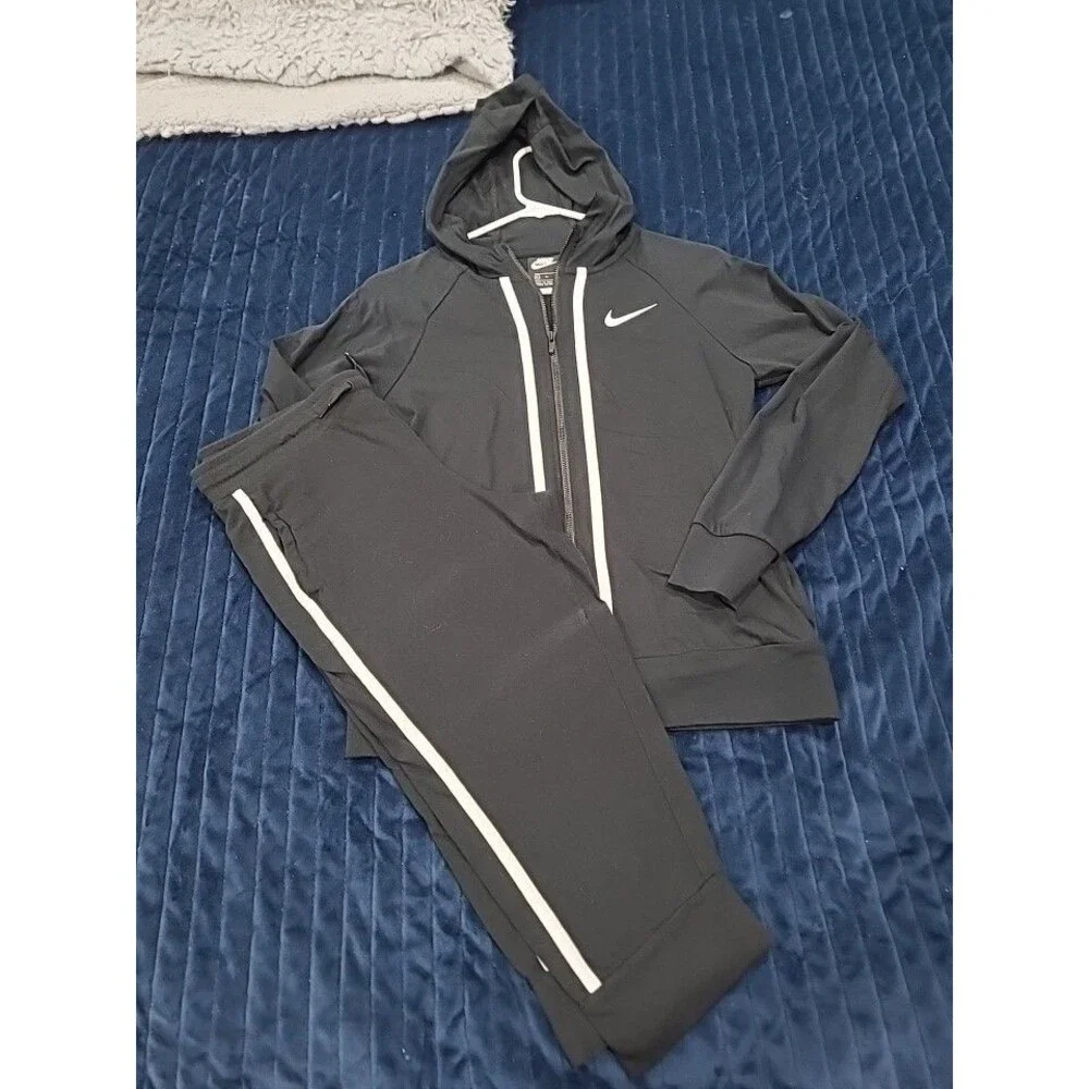 Kids XL Nike Dri Fit Jogger Capri And Zip Up Booded Jacket B25